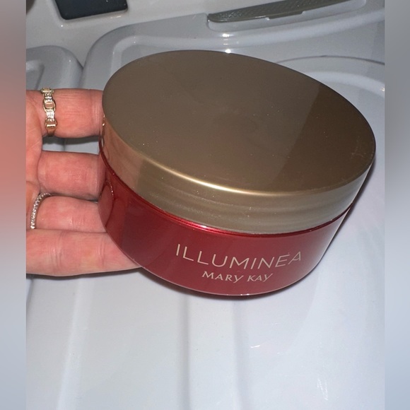 Mary Kay Bath & Body Illuminea Mary Kay Body Souffle 4 Ozscented